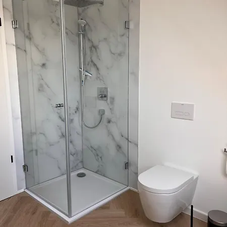 Schoene Aussicht 아파트 *